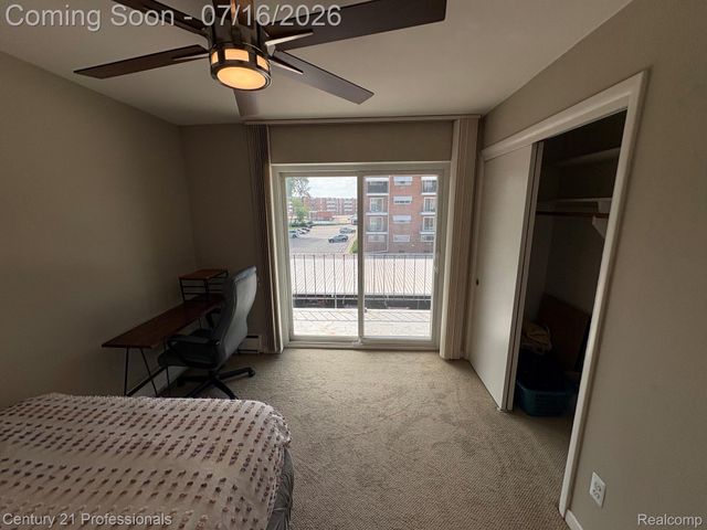 2820 Woodslee Drive 301, Royal Oak, MI 48073