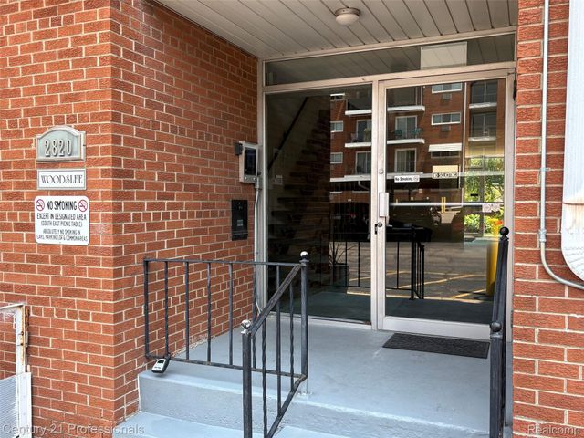 2820 Woodslee Drive 301, Royal Oak, MI 48073