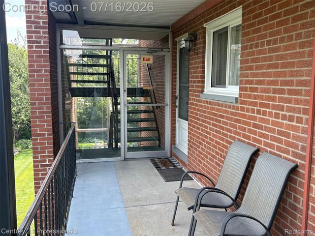 2820 Woodslee Drive 301, Royal Oak, MI 48073