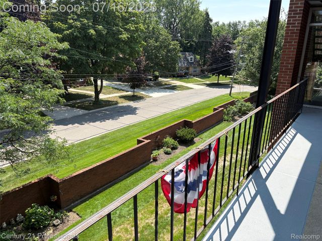 2820 Woodslee Drive 301, Royal Oak, MI 48073
