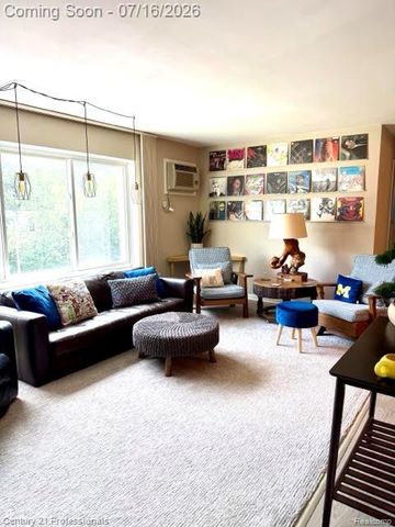 2820 Woodslee Drive 301, Royal Oak, MI 48073