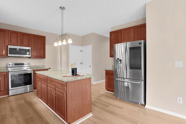 921 Mcmunn Street, Pickerington, OH 43147