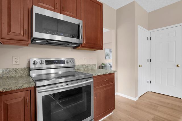 921 Mcmunn Street, Pickerington, OH 43147