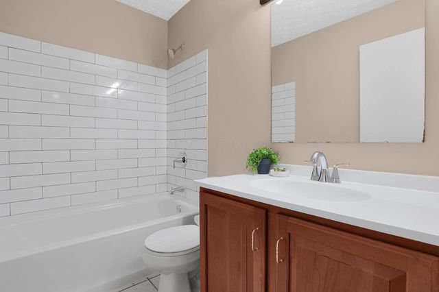921 Mcmunn Street, Pickerington, OH 43147