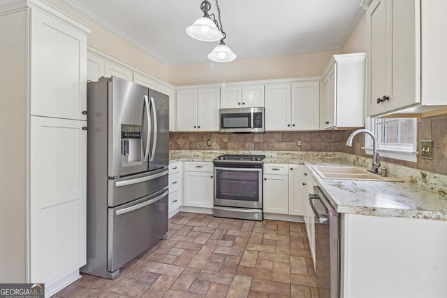 105 Woodbrooke Court, Fayetteville, GA 30214