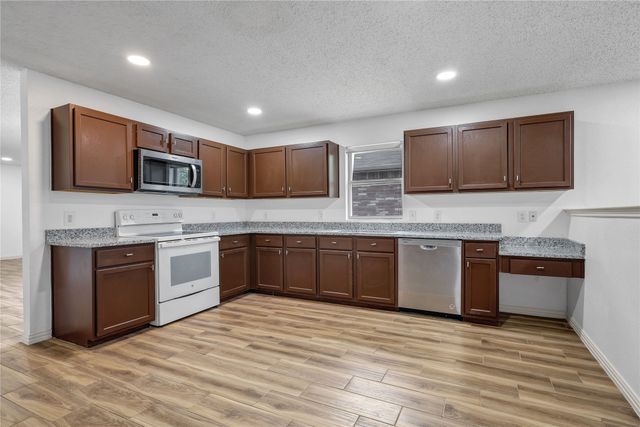 5132 Bedfordshire Drive, Fort Worth, TX 76135