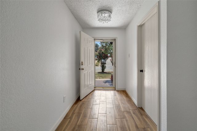 5132 Bedfordshire Drive, Fort Worth, TX 76135