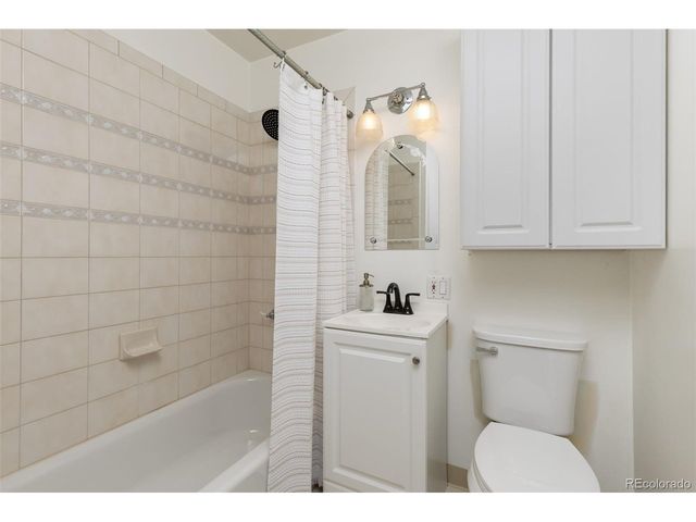 3064 S Zurich Ct, Denver, CO 80236