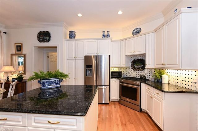 18 Heathrow Court, Greensboro, NC 27410