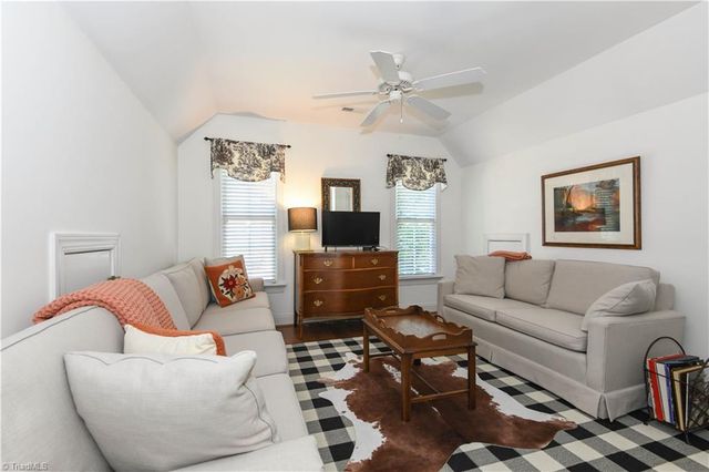 18 Heathrow Court, Greensboro, NC 27410