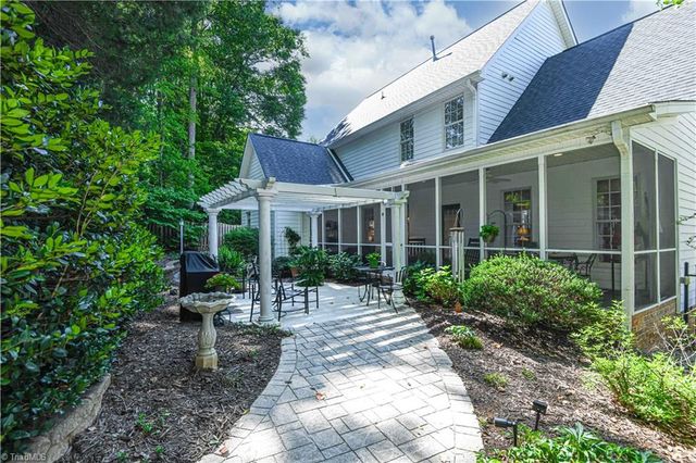 18 Heathrow Court, Greensboro, NC 27410