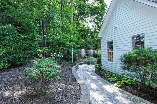 18 Heathrow Court, Greensboro, NC 27410