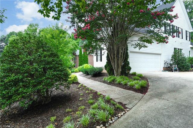 18 Heathrow Court, Greensboro, NC 27410