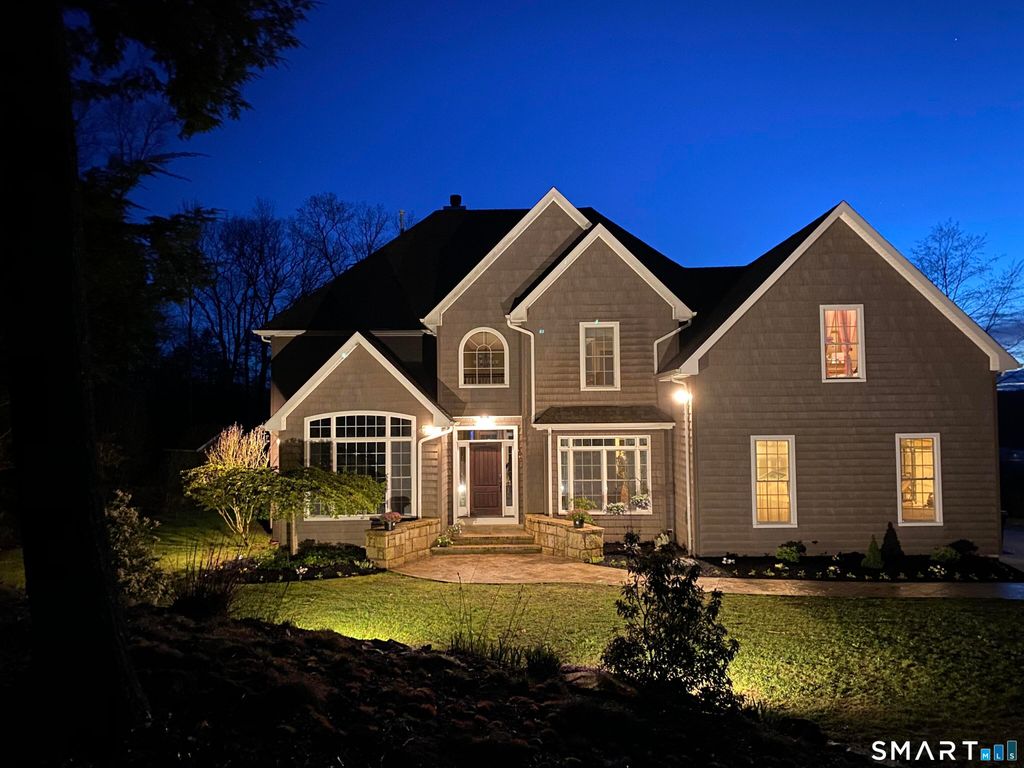 44 Old Country Road, Oxford, CT 06478