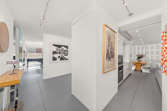 860 N LAKE SHORE Drive 8L, Chicago, IL 60611
