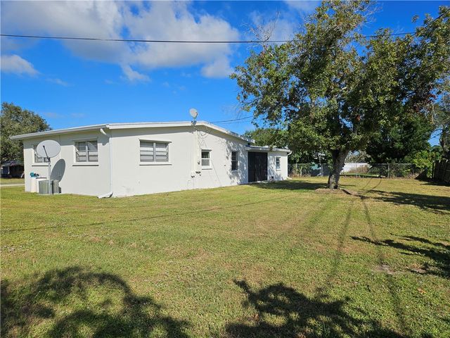 745 Schumann Drive, Sebastian, FL 32958