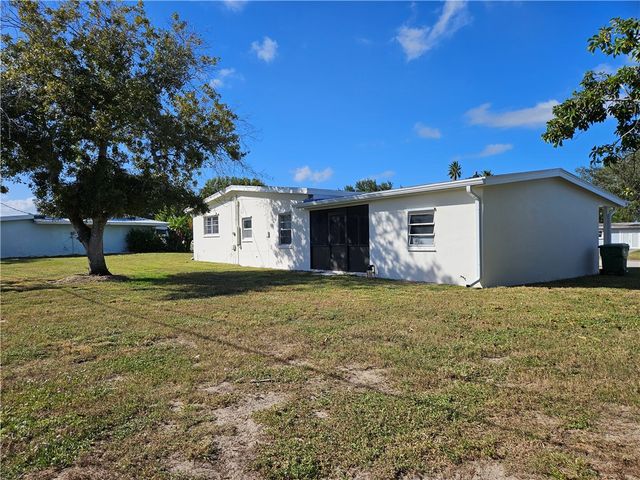 745 Schumann Drive, Sebastian, FL 32958