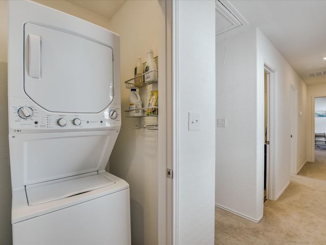 40 Trinity CIR, Lockhart, TX 78644