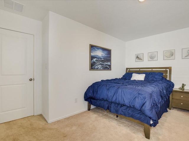40 Trinity CIR, Lockhart, TX 78644