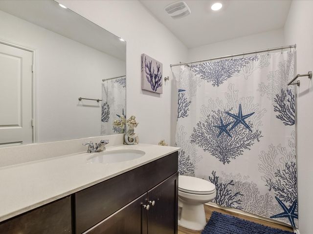 40 Trinity CIR, Lockhart, TX 78644