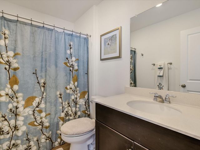 40 Trinity CIR, Lockhart, TX 78644