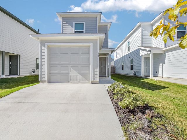 40 Trinity CIR, Lockhart, TX 78644