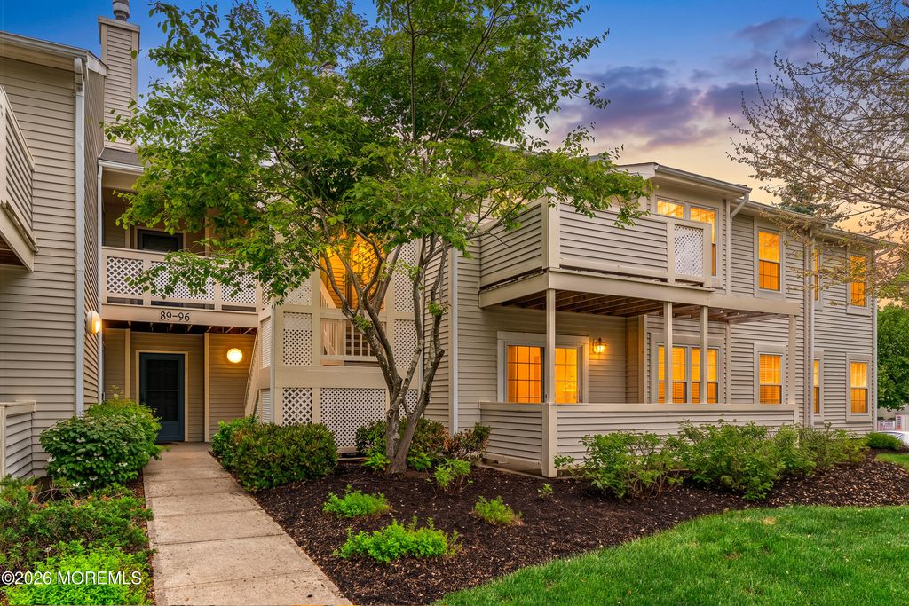 94 Briarwood Court, Howell, NJ 07731