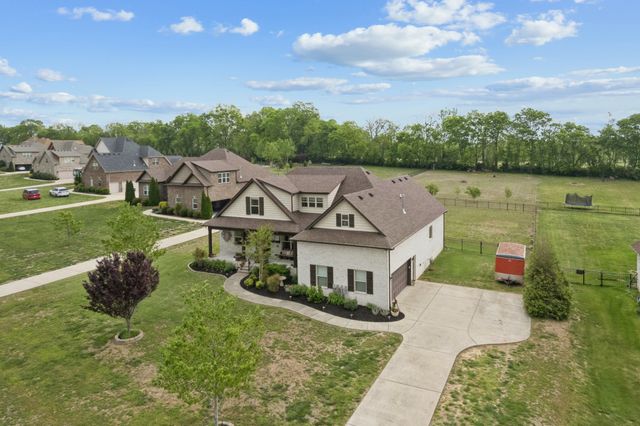 1031 Caballo Trl, Gallatin, TN 37066