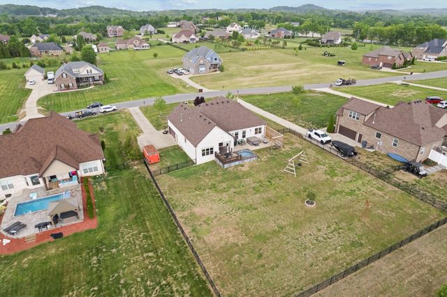 1031 Caballo Trl, Gallatin, TN 37066
