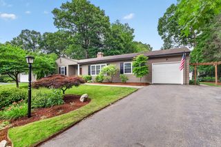 74 Lynnwood Ln, Worcester, MA 01609