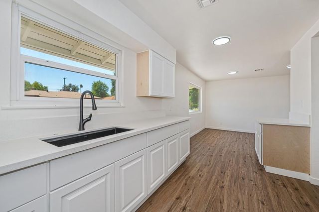 1132 Amberwood, Sacramento, CA 95864