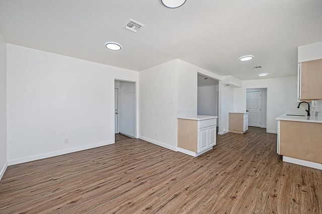 1132 Amberwood, Sacramento, CA 95864