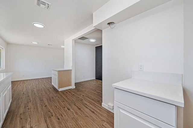 1132 Amberwood, Sacramento, CA 95864