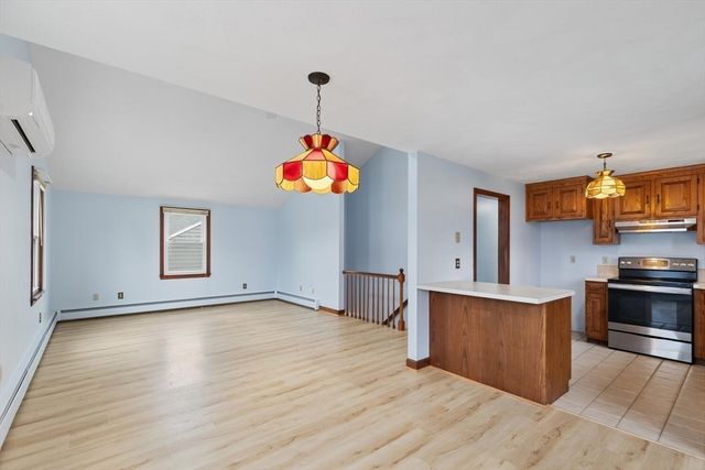 35 Ravenna Avenue, Salem, MA 01970