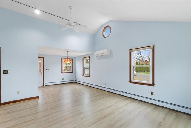 35 Ravenna Avenue, Salem, MA 01970