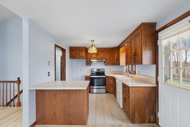 35 Ravenna Avenue, Salem, MA 01970