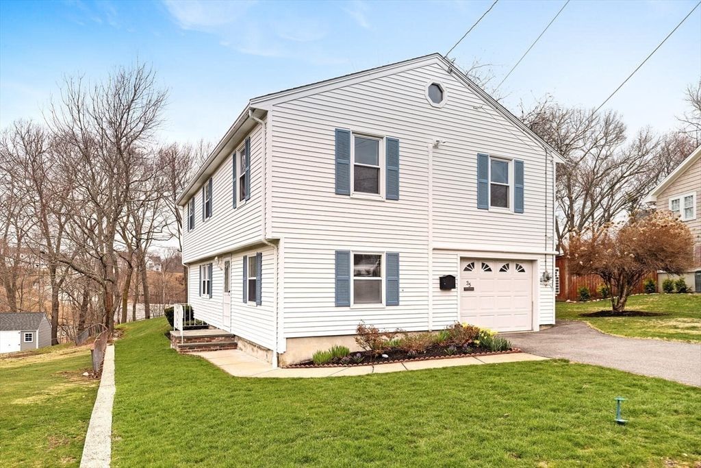 35 Ravenna Avenue, Salem, MA 01970
