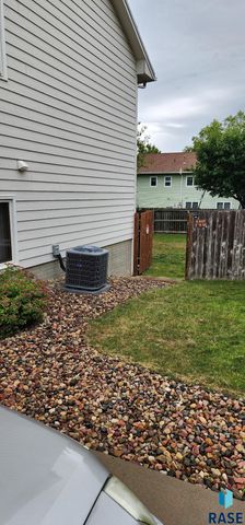6400 S Crane Ave Avenue, Sioux Falls, SD 57108