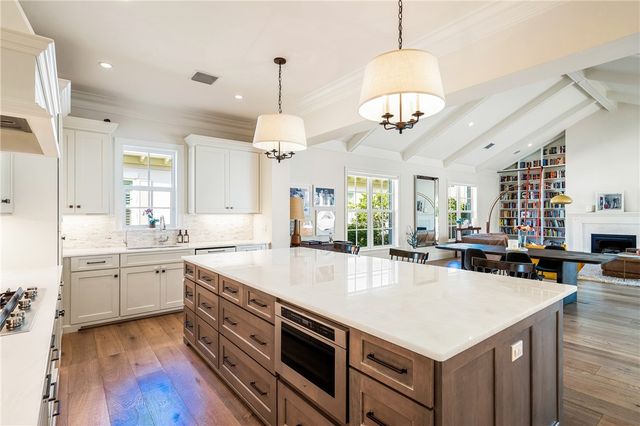 221 Palm Island Lane, Vero Beach, FL 32963