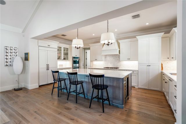 221 Palm Island Lane, Vero Beach, FL 32963