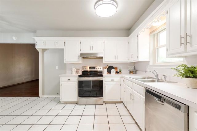 320 Elwood Drive, Edmond, OK 73013