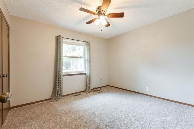 320 Elwood Drive, Edmond, OK 73013