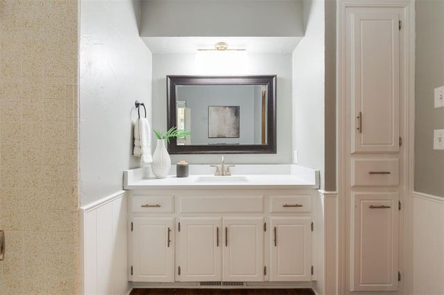 320 Elwood Drive, Edmond, OK 73013