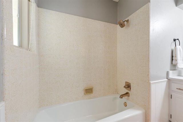 320 Elwood Drive, Edmond, OK 73013