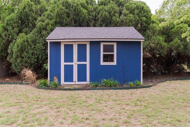 320 Elwood Drive, Edmond, OK 73013