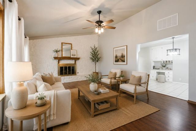 320 Elwood Drive, Edmond, OK 73013