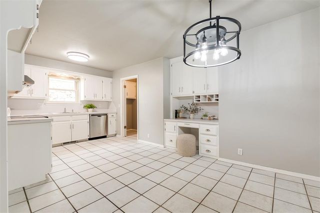 320 Elwood Drive, Edmond, OK 73013