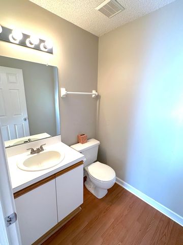 1999 Jasper Lane, 24A, Hilliard, OH 43026