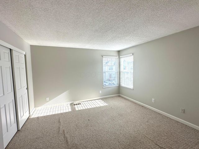 1999 Jasper Lane, 24A, Hilliard, OH 43026