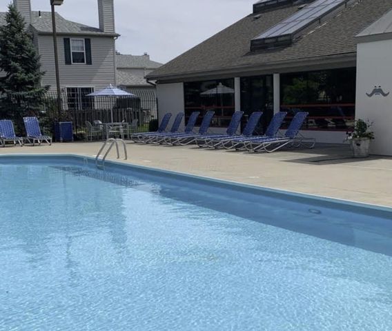 1999 Jasper Lane, 24A, Hilliard, OH 43026